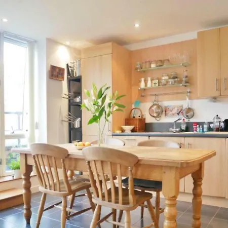 Beautiful Central Yo1 Pa Apartment *