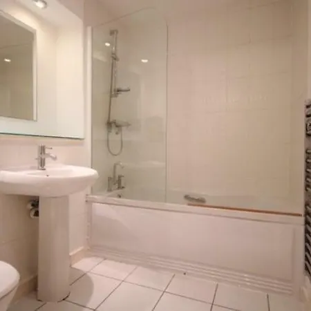 Beautiful Central Yo1 Pa Apartment *